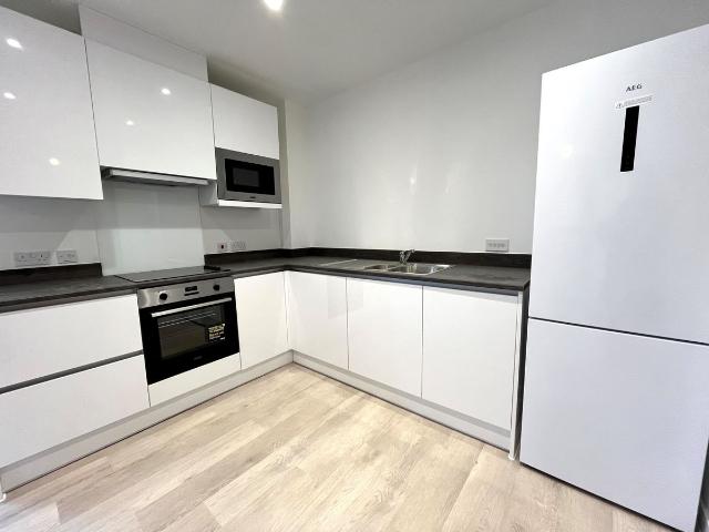 Griffiths Close, Birmingham B12, 1 bed flat to rent, £1,100 pcm | PrimeLocation