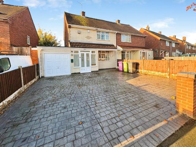 Griffiths Drive, West Midlands WV11 2 bed semi detached house to rent £1,075 pcm £248 pw