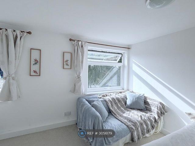 Griffiths Road, London SW19, 1 bed flat to rent, £1,700 pcm | PrimeLocation