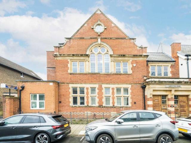 Griffiths Road, London, SW19 1FT, United Kingdom | 2 bed apartment for rent #139069846 | Rentberry