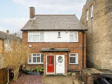 Griffiths Road, London SW19 2 bed flat to rent £2,400 pcm £554 pw