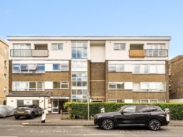 Griffiths Road, London SW19, 2 bed flat to rent, £2,000 pcm | PrimeLocation