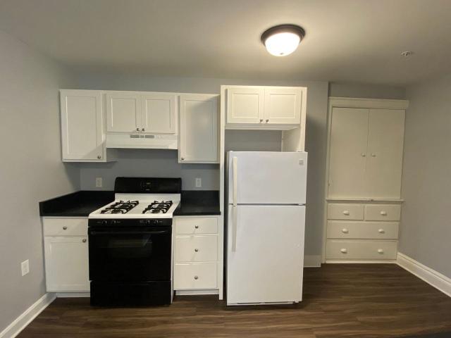 Griffin House Apartments 2 Bedroom Apartment for Rent at 215 Humboldt Pkwy, Buffalo, NY 14208 Parkside