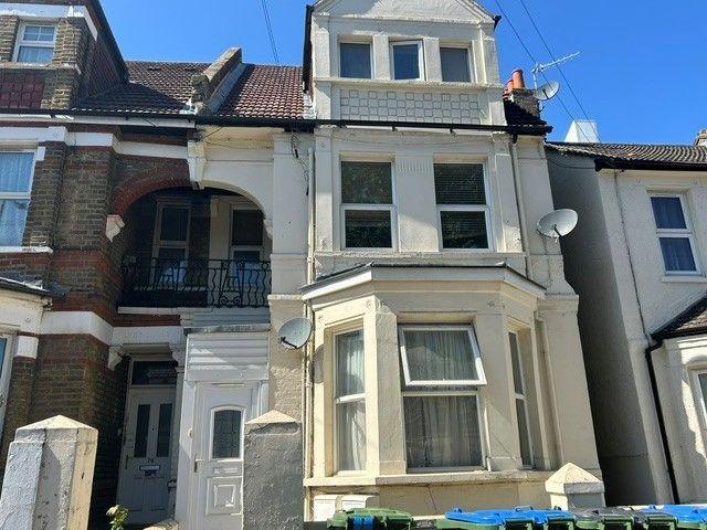 Griffin Road, London SE18, 3 bed maisonette to rent, £2,150 pcm | PrimeLocation