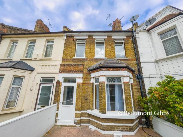 Griffin Road, Plumstead, London, SE18. 3 bed terraced house to rent £2,100 pcm £485 pw