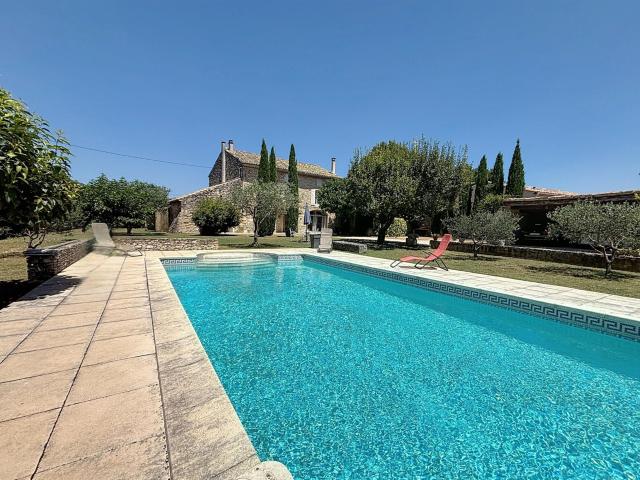 Grignan Rare ! Exclusivité Magnifique Mas De Village Avec. 195m² Grignan