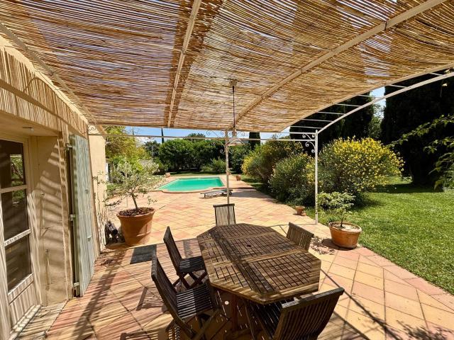 Grignan, Tres Beau Mas En Pierres De 250 M2 Sur 7500M2 Avec. 250m² Grignan
