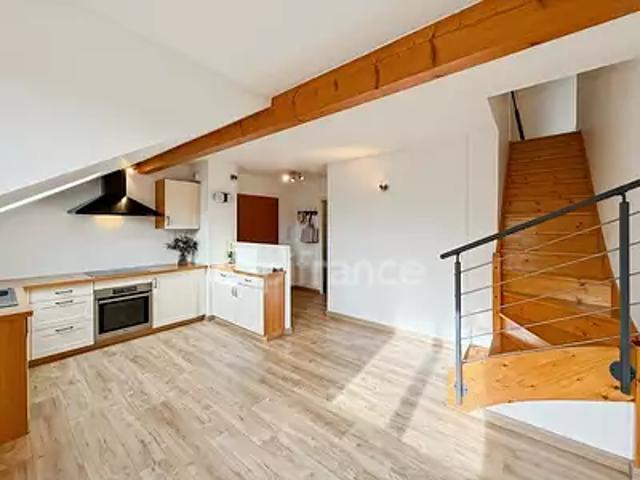 Grilly 01220 Achat / Vente appartement 2 pièces t2 au dernier étage