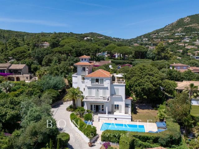 Grimaud Propriété style Belle Epoque Vue mer face à Sain. 204m² Grimaud