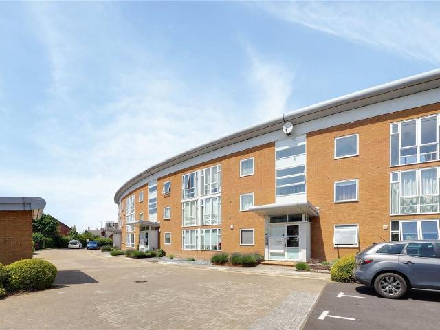 Grimsby Grove, Beckton, London E16, 1 bed flat to rent, £1,500 pcm | PrimeLocation