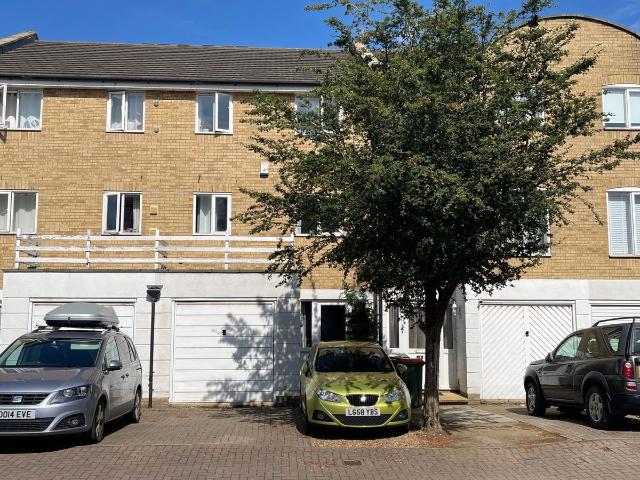 Grimsby Grove, Galleons Point, London E16, 4 bed terraced house to rent, £2,800 pcm | PrimeLocation