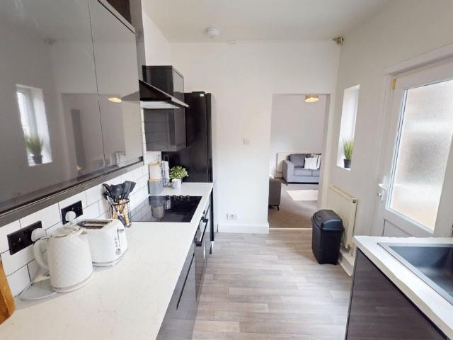 Grimsby Terrace, Nottingham, Nottinghamshire NG3, 5 bed shared accommodation to rent, £3,358 pcm | PrimeLocation