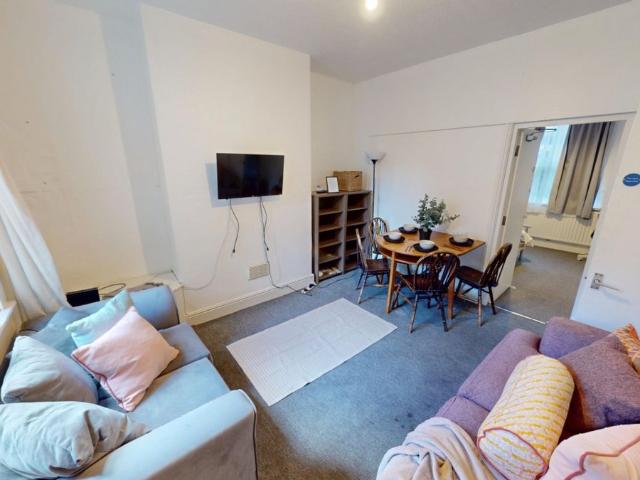 Grimsby Terrace, Nottingham, Nottinghamshire NG3, 5 bed shared accommodation to rent, £2,773 pcm | PrimeLocation