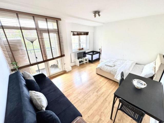 Grimthorpe House, Percival Street. 4 bed apartment to rent £4,500 pcm £1,038 pw