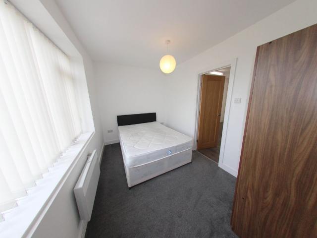 Grimthorpe Terrace, Leeds LS6, 1 bed flat to rent, £750 pcm | PrimeLocation