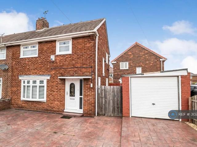 Grinkle Avenue, Middlesbrough, TS3 3 bed semi detached house to rent £775 pcm £179 pw