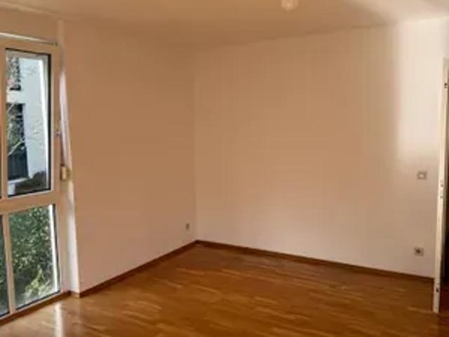 Grinzing, Cobenzlgasse: 100 m² mit Kamin, Loggia, Terrassen im Grünen / Homeoffice Zimmer / Sauna im Haus