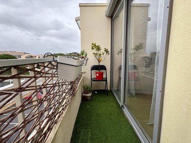 GRUISSAN RIVE DROITE: Studio 27 m² + balcon + parking