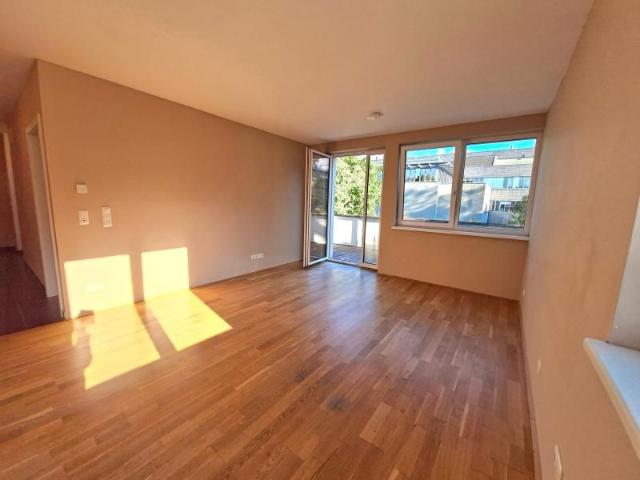Grünauerstr.18: Schöne, gemütliche 2 Zimmerwohnung mit großem Balkon im 2.Liftstock, 53,25m2 WNFL, ablösefreie Küche, Gemeinschaftsgarten,Parkplatz optional!