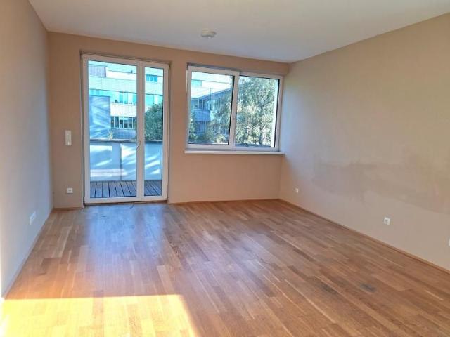 Grünauerstr.18: Schöne, gemütliche 2 Zimmerwohnung mit großem Balkon im 2.Liftstock, 53,25m2 WNFL, ablösefreie Küche, Gemeinschaftsgarten,Parkplatz optional!