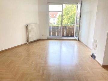 Grünblick: hübsche 3 Zimmerwohnung mit Balkon und Garagenstellplatz, zentral begehbar, Nähe Bahnhof Tulln und Zentrum!