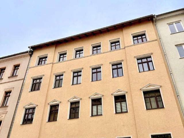 Grundbuch statt Sparbuch: 2 Zimmerwohnung mit Balkon und Stellplatz zu verkaufen