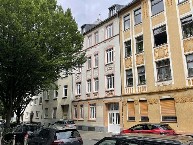 Gründerzeit trifft Seltenheit Vermietete Altbauwohnung mit optionaler Garage