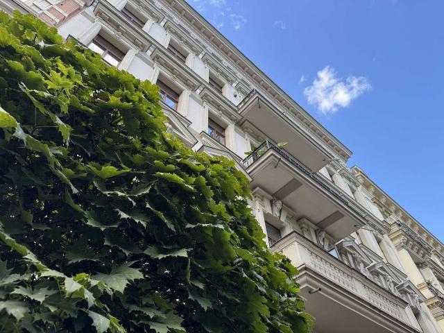 Gründerzeit Juwel am Floßplatz – 182 m² Maisonette mit Kamin, Aufzug & Panorama Terrassen