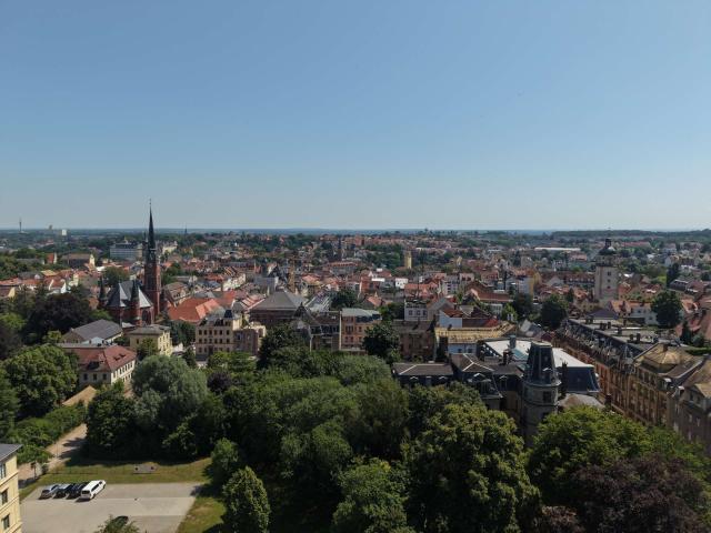 Gründerzeit Mehrfamilienhaus in Altenburg mit Garagen und Stellplätzen | Faktor 12,5