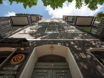 Etagenwohnung for sale in Reuterplatz