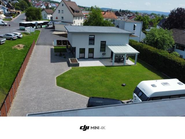 Grundstück mit 1017 m2 und 160 m2 Wohnfläche Haus