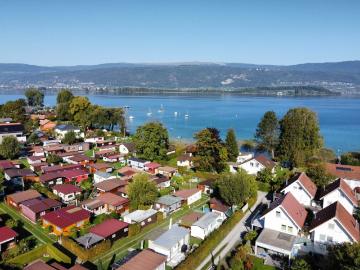 Grundstück mit direkter Seesicht und Überbauungspotential