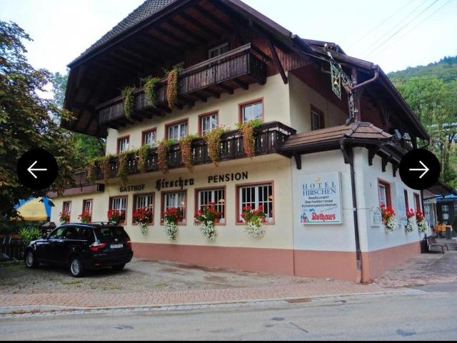 Grundstück mit HotelGästehaus, 9 Garagen….