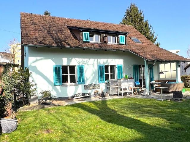 Grundstück mit Potenzial Totalsanierung oder Neubau