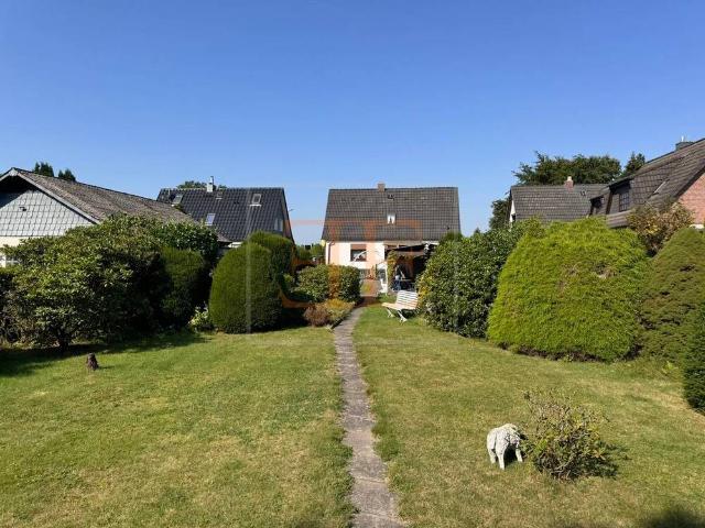 Grundstück mit Platz für Ihr neues Zuhause in gewachsener Lage von Halstenbek