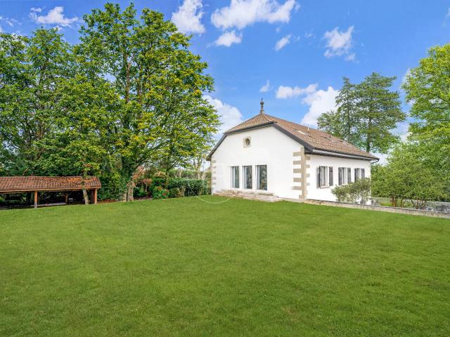 Grundstück, das Charakter und Modernität vereint, Hallenbad, Vandoeuvres