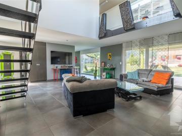 Grundstück von ~1800 m² mit Villa und Baupotenzial