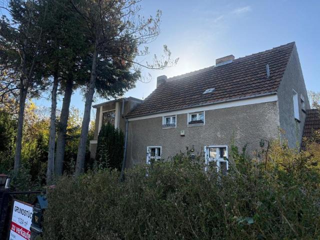 Grundstück 1024m2 mit Sanierungsbedürftigem Haus zu verkaufen