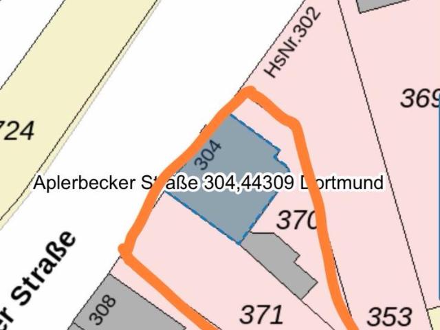 Grundstücke nebst Haus und Baugrundstück ca. 750 qm