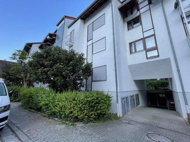 Grüne Aussicht inklusive: vermietete 3 Zimmer mit Westbalkon, TG Stellplatz & viel Stauraum