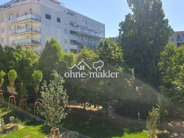 Grüne Oase 500m vom Zentrum Innenhof mit großem Balkon, Fitness und Co Working Erstbezug & Warm