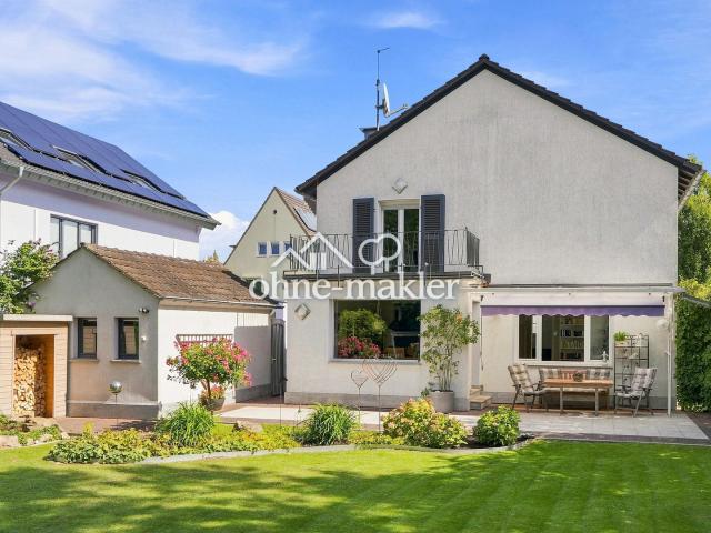 Grünes Familienidyll Freistehendes Einfamilienhaus mit schönem Garten