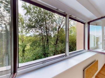 Grünlage mit Lebensqualität zwischen Stadt & Natur – Generalsanierte 3 Zimmer Wohnung mit Loggia & KFZ Stellplatz