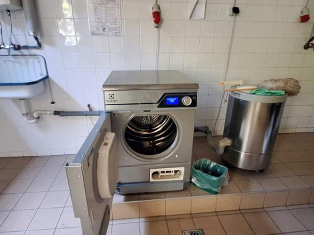 Grünruhelage, gepflegte 3 Zimmer Dachgeschoss Wohnung