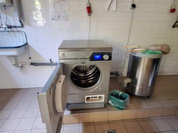 Grünruhelage, gepflegte 3 Zimmer Dachgeschoss Wohnung