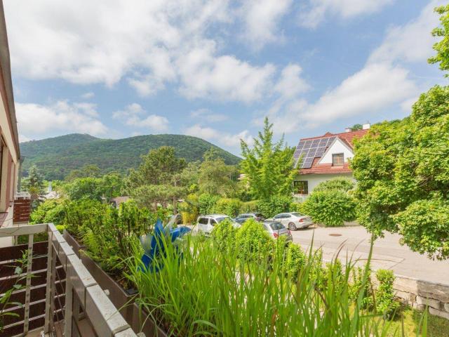 Grünruhelage mit drei Balkonen und herrlichem Fernblick in der Hinterbrühl