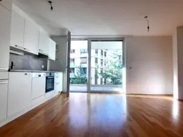 GRÜNRUHELAGE MIT GROSSEM BALKON UND PERFEKTER ANBINDUNG