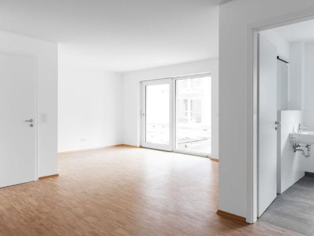 Grünwinkel: Moderne Wohnung mit EBK und Balkon