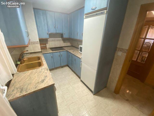 Grupo la Noria Alquila Amplio Piso de 3 dormitorios y 2 cuartos de baño en Zona Centro