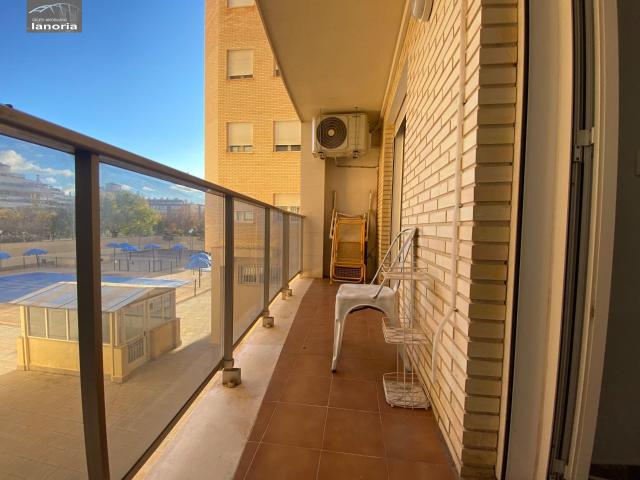 Grupo la Noria ALQUILA apartamento en Imaginalia. Con piscina, plaza de garaje y trastero. 2 dormitorios, 1 baño y patio